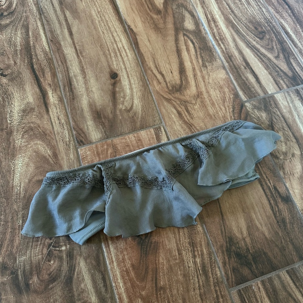 NWOT Victorias Secret Green Ruffle Strapless Swim Top